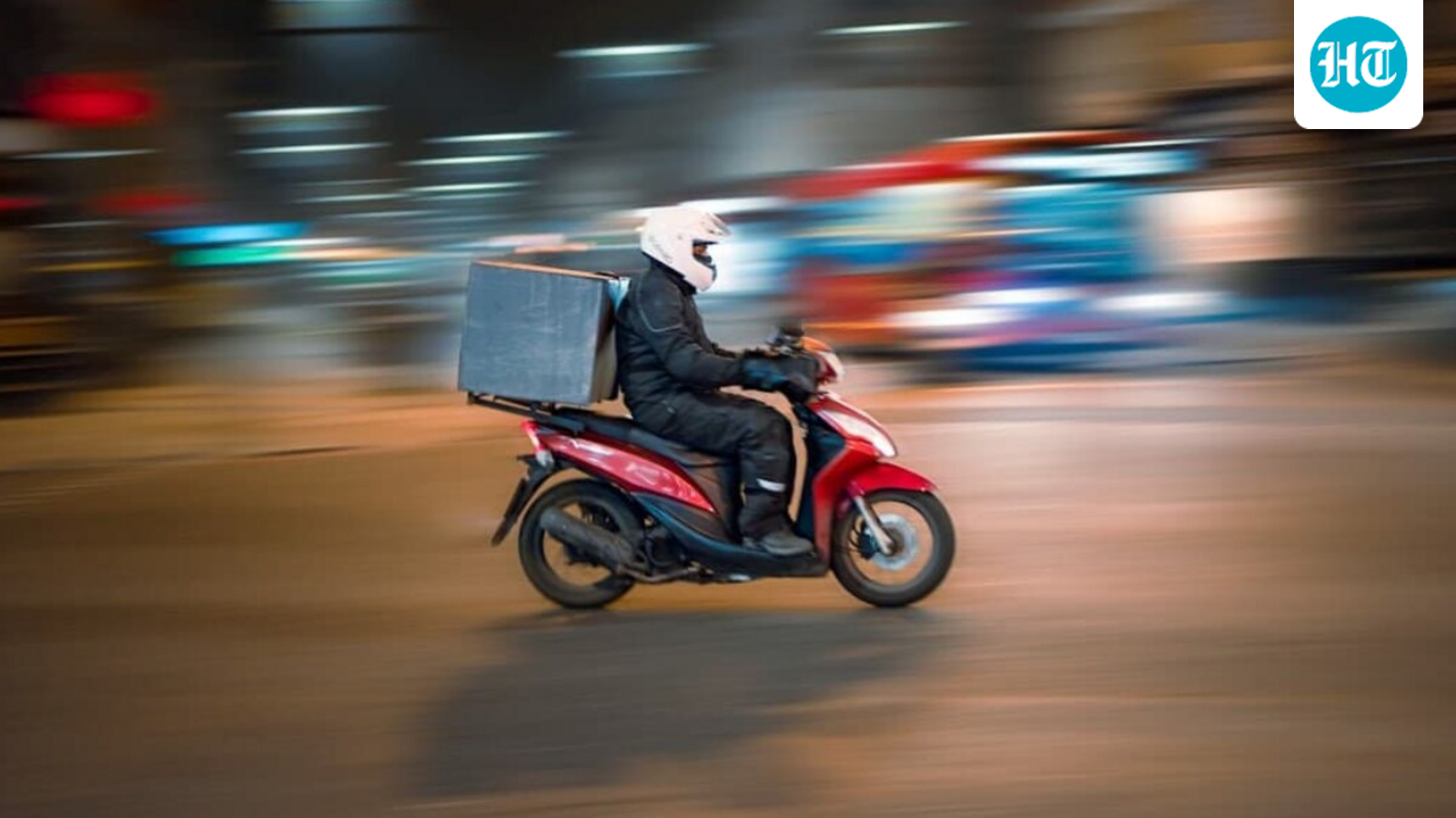 delivery-man-falls-from-bike-in-waterlogged-street,-locals-rush-to-help:-‘be-kind-to-them’