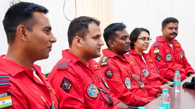 IAF’s Sarang Team upgrades signature manoeuvres from four to five helicopters