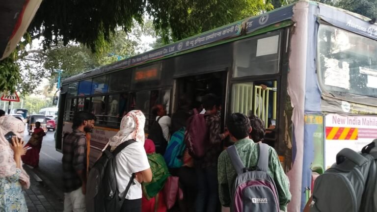 On PMPML buses, women say overcrowding, harassment and inaction travel together