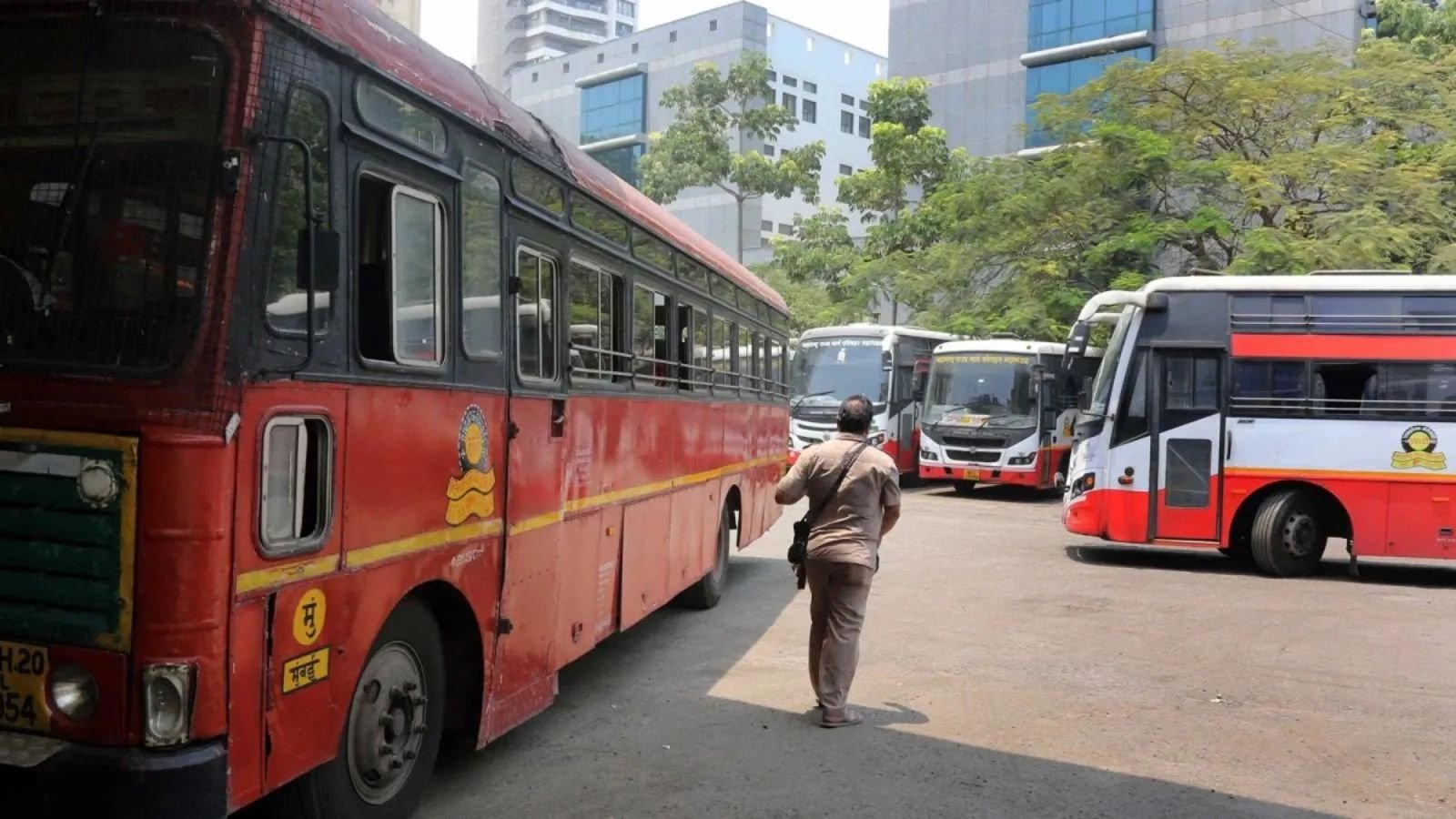 ncmc-card-mandatory-for-msrtc-travel-concessions-from-august-1:-transport-minister-sarnaik