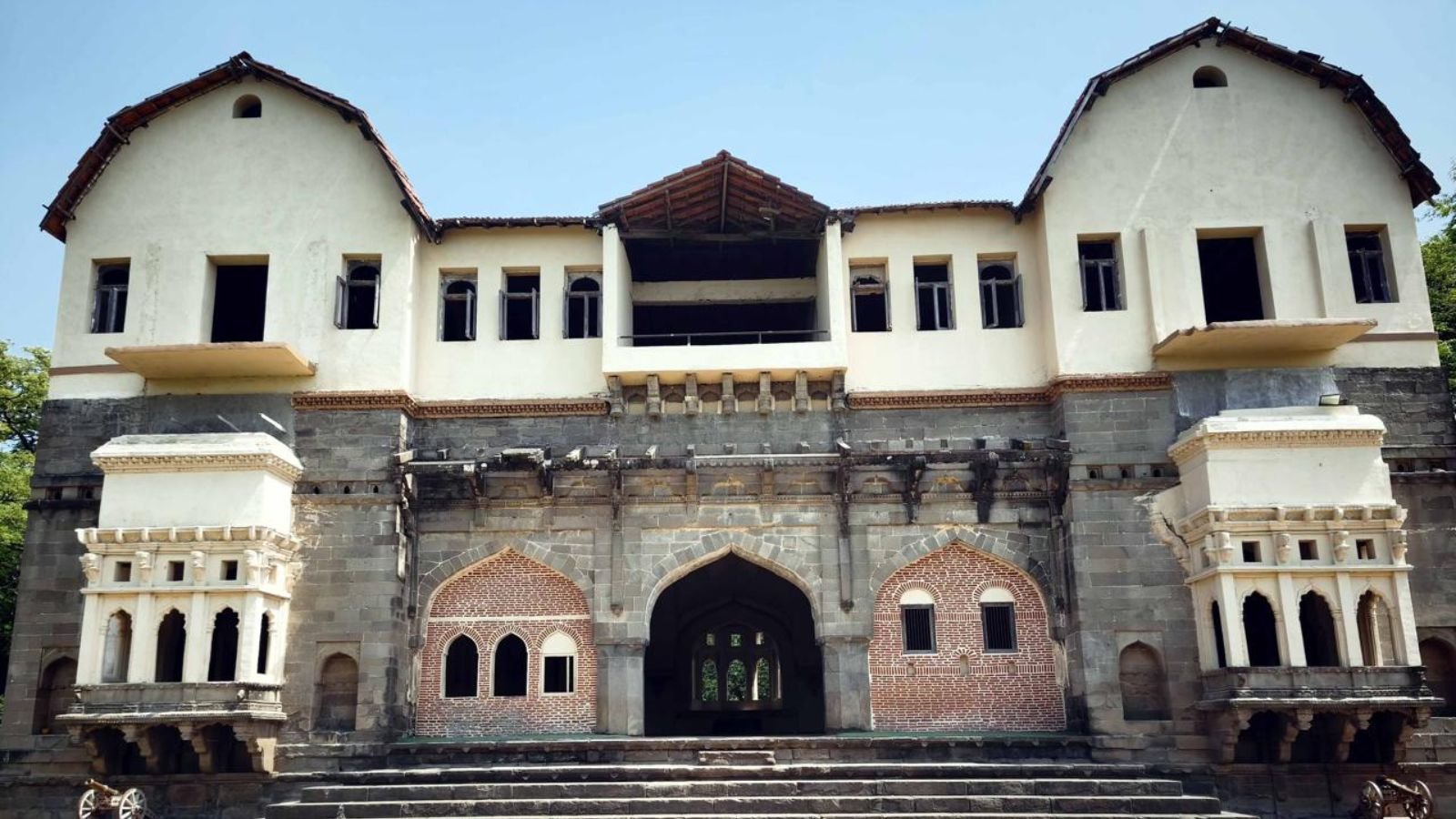 malik-ambar-mahal:-built-by-a-slave-turned-statesman,-once-a-refuge-for-shah-jahan