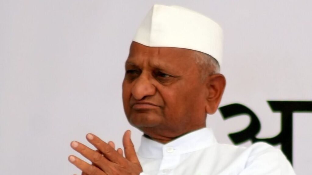 rti-amendments:-hazare-defers-fast,-demands-rollback-despite-stay