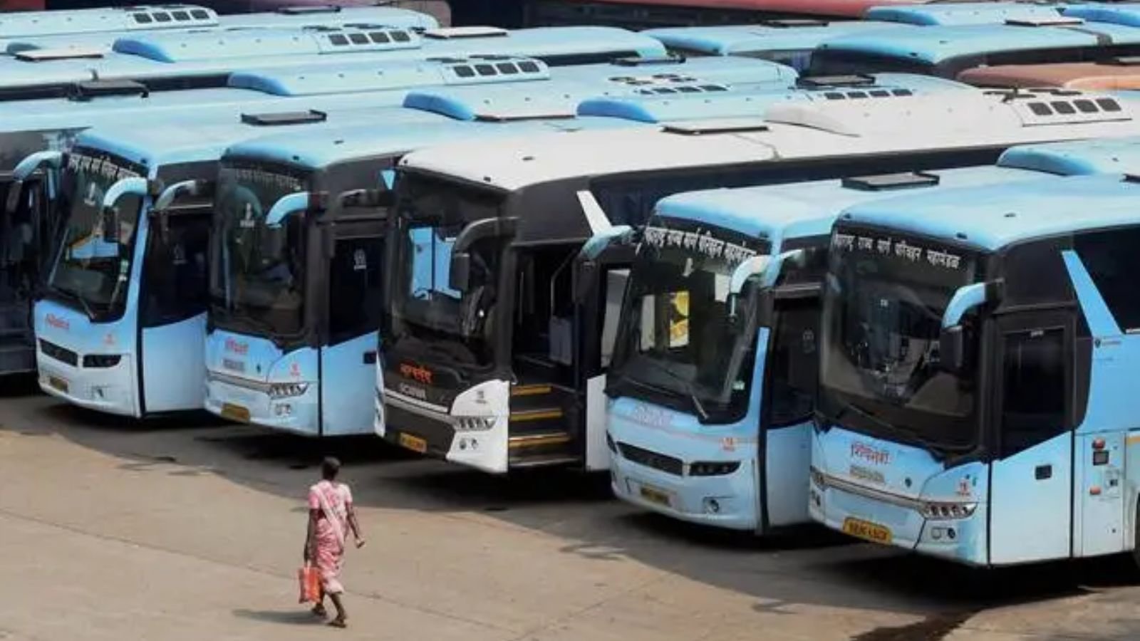maharashtra-adds-200-daily-mumbai-pune-bus-trips-amid-train-cncellations