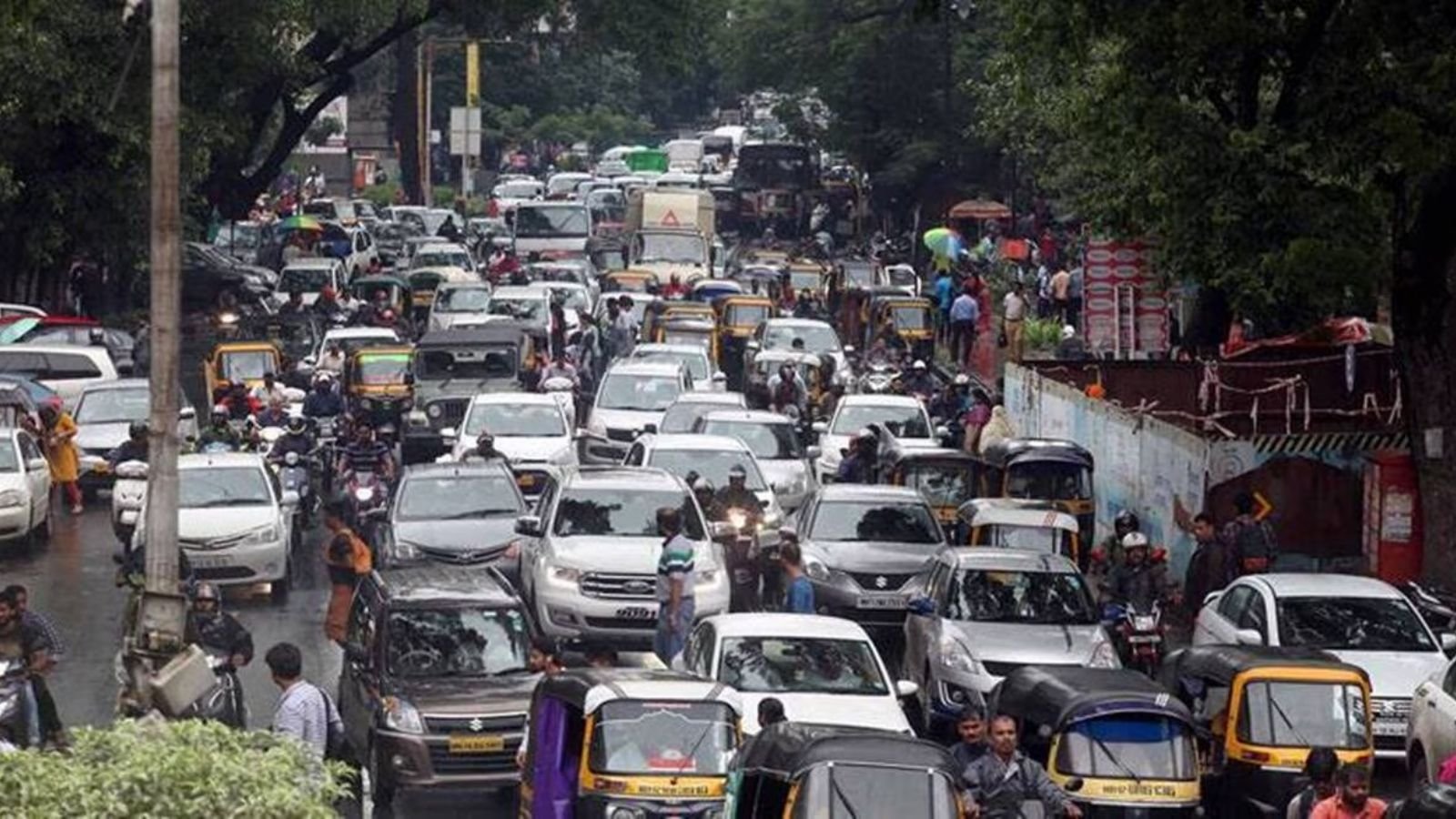 building-pune-|-new-road-to-ease-traffic-flow-in-mundhwa-magarpatta-area