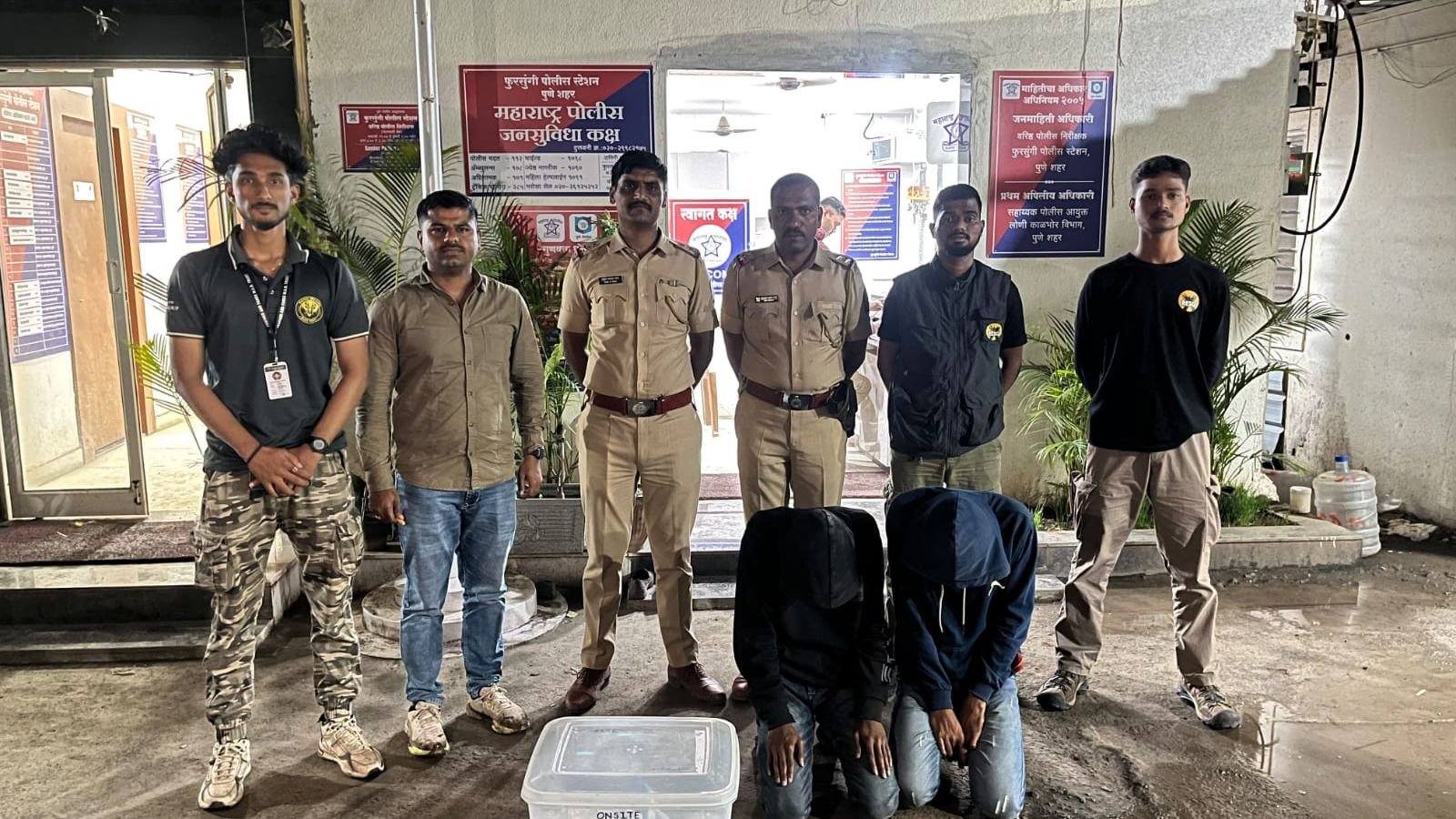 pune-police-arrest-2-for-illegal-possession-of-‘lucky’-sand-boa-snake