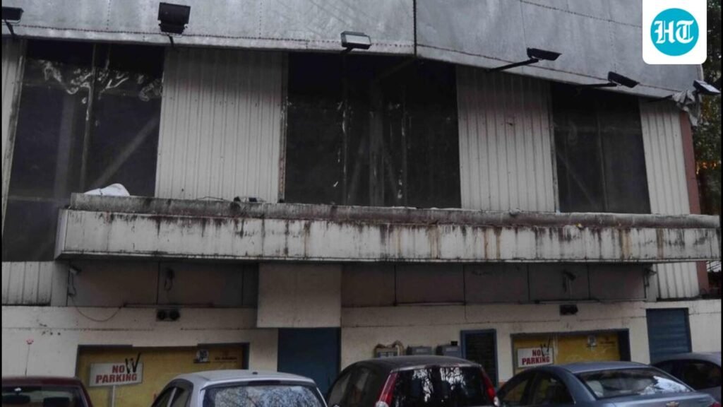 pmc-to-dismantle-defunct-mechanical-parking-facility-at-sambhaji-park