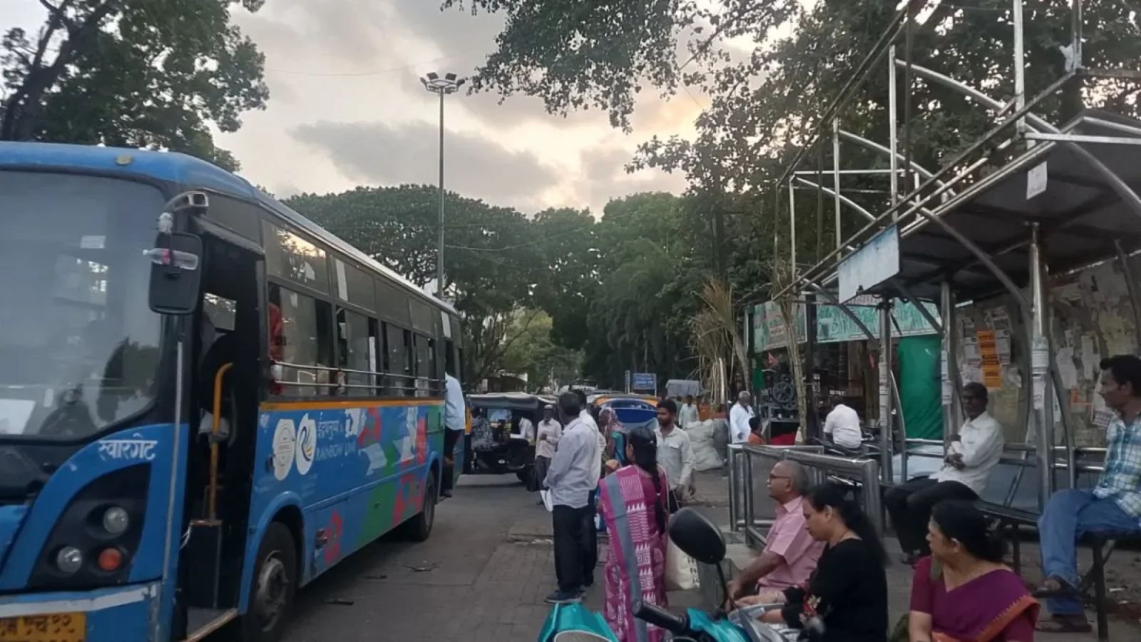as-losses-mount,-pune-transport-utility-turns-to-ppp-bus-shelters,-land-monetisation