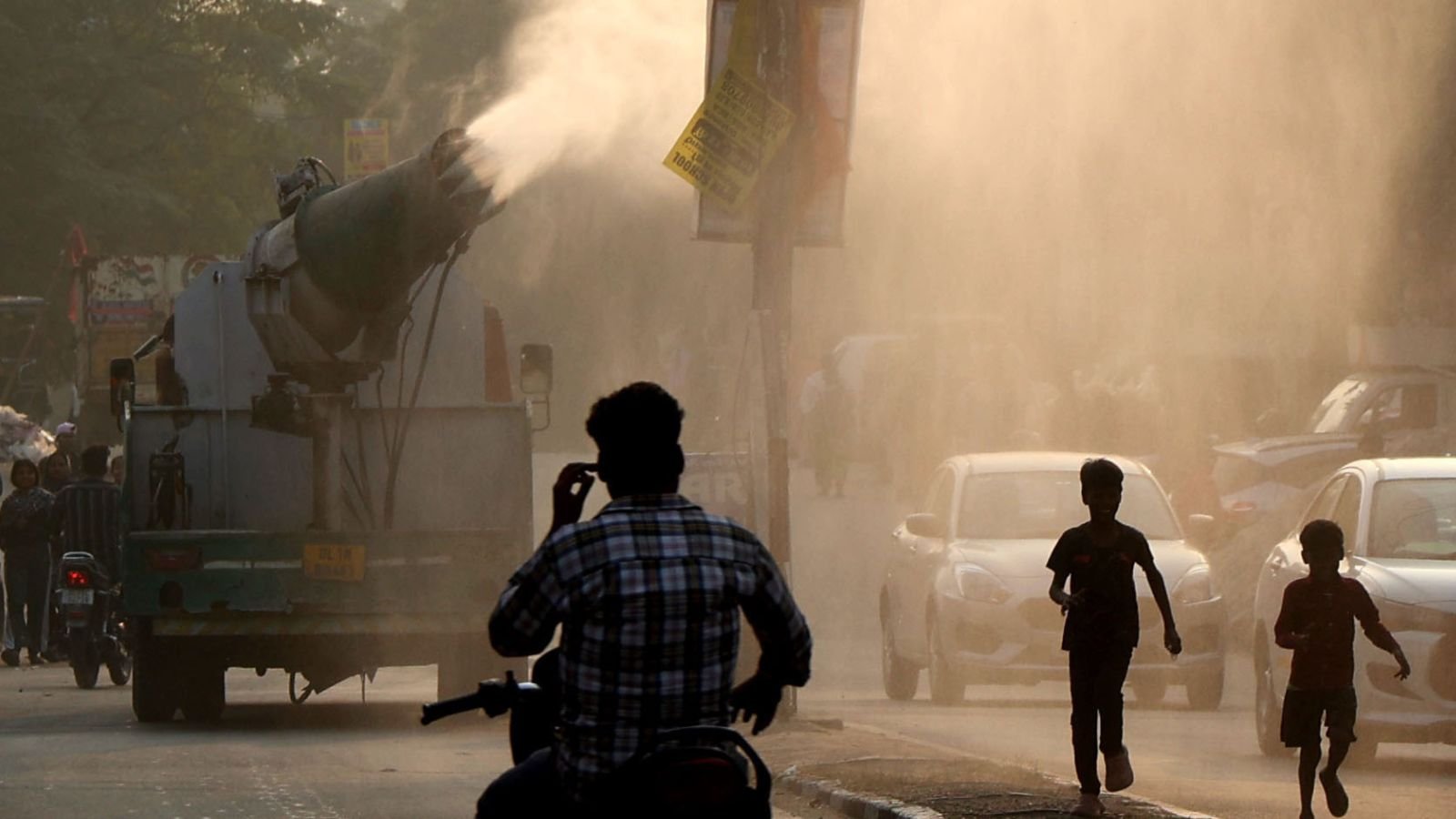 amid-air-quality-concerns,-pmc-plans-survey-on-health-risks-of-rising-pm2.5-levels
