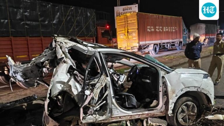 Four people killed after car rams into road divider on Pune-Satara highway: Police