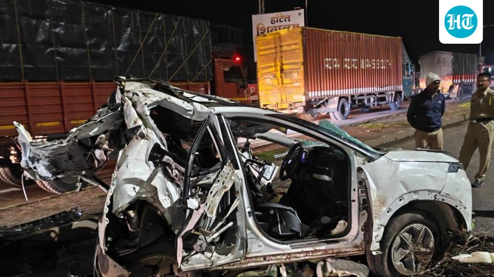 four-people-killed-after-car-rams-into-road-divider-on-pune-satara-highway:-police