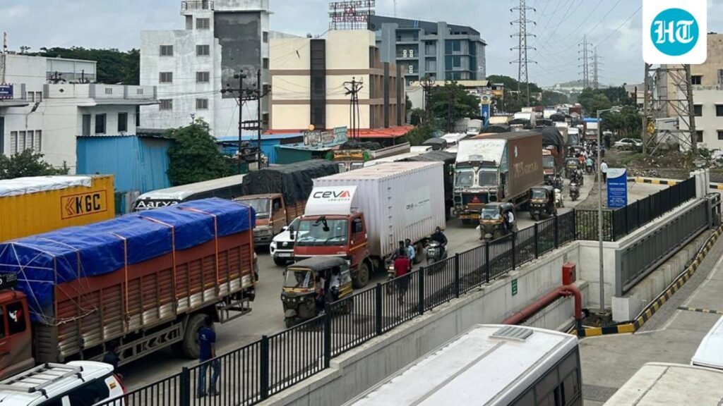 20-firms-consider-chakan-exit-over-traffic,-infra-woes
