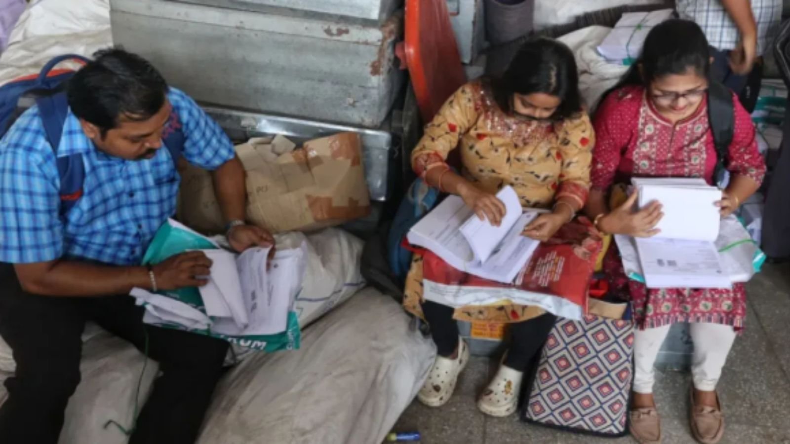 pune-sir:-288-lakh-voters-set-to-be-deleted,-15.4-lakh-to-be-called-for-hearings