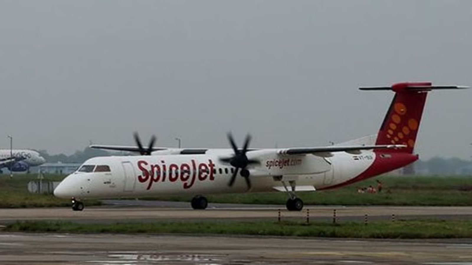spicejetтАЩs-pune-sector-flight-delayed-again:-7-flights-hit-since-july-29