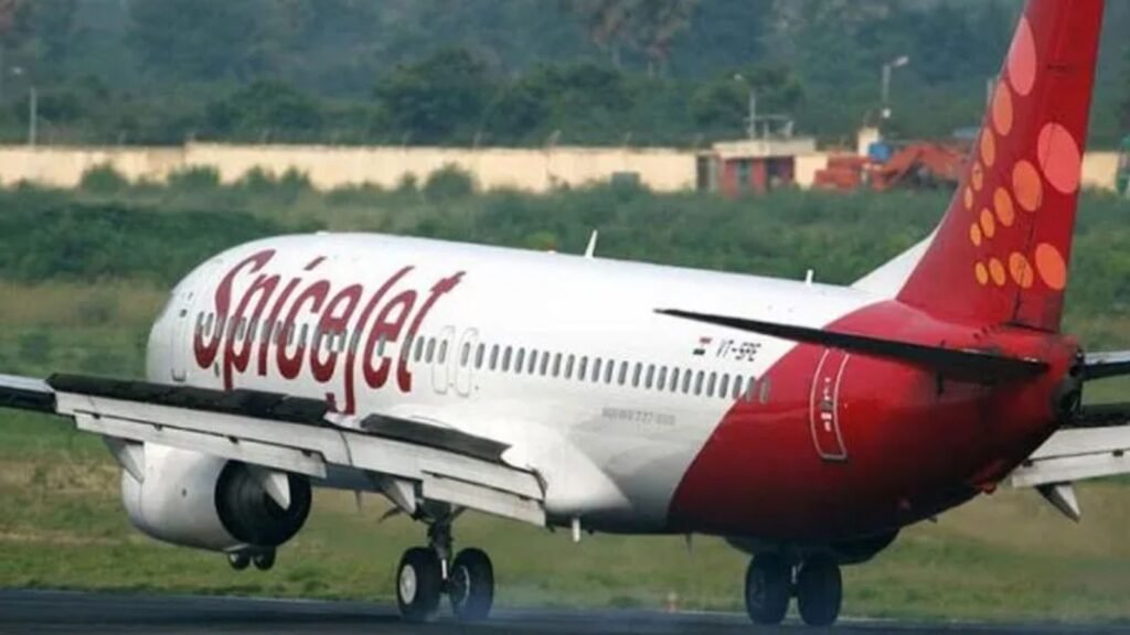spicejet-pune-dubai-flight-delayed-over-4-hours,-flyers-complain-of-poor-communication