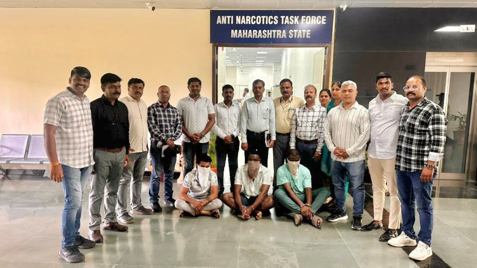 foreign-nationals-held-as-mephedrone-racket-busted-in-pune