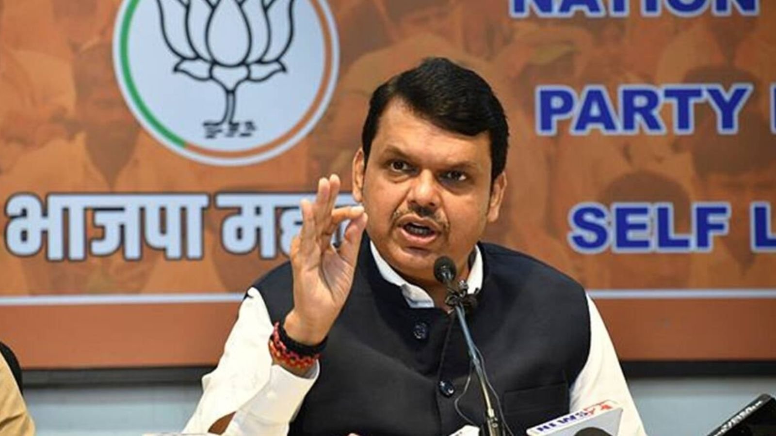 rahul-gandhi-‘real-assassin’-of-women’s-reservation,-alleges-maharashtra-cm-fadnavis