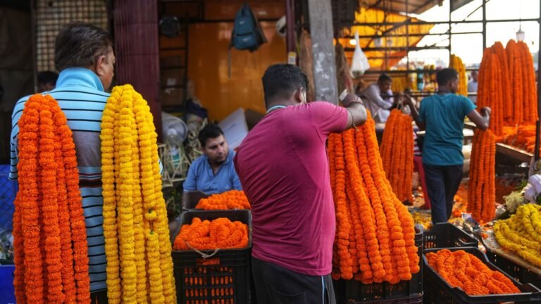 Ahead of Ganpati, excess supply crashes flower prices