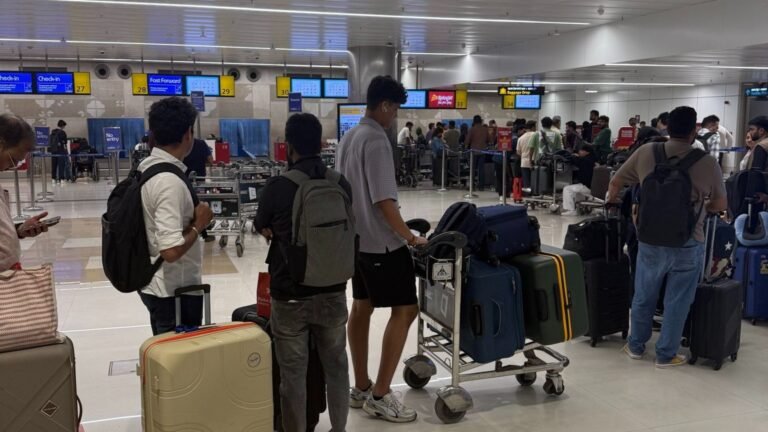 ‘Worst airline experience’: SpiceJet passengers fume as flights from Pune run late  