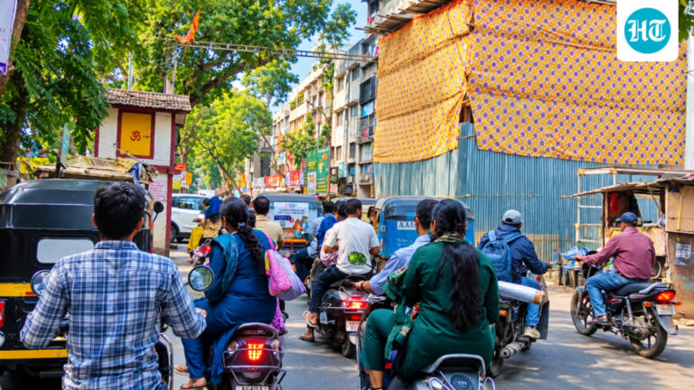 Pandals hinder traffic movement in central Pune