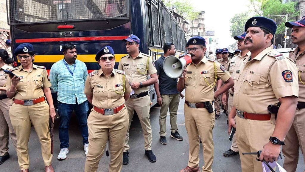 80-detained-over-‘illegal’-protest-in-pune-demanding-cec’s-resignation