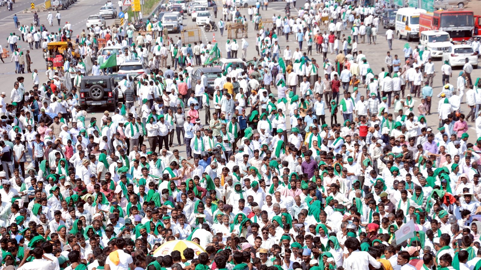 mumbai-bengaluru-highway-hit-by-karnataka-protest:-travellers-told-to-avoid-nh-48